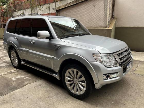 MITSUBISHI PAJERO FULL 3.8 HPE 4X4 V6 24V GASOLINA 4P AUTOMÁTICO